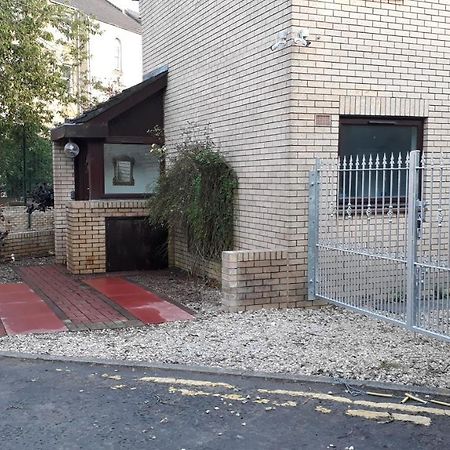Bright City Centre House - Private Garden & Parking! Villa กลาสโกว์ ภายนอก รูปภาพ