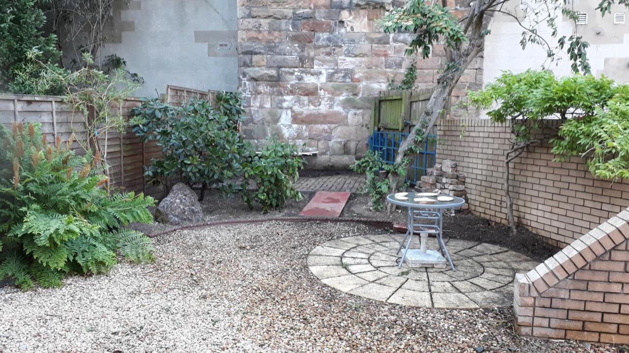 Bright City Centre House - Private Garden & Parking! Villa กลาสโกว์ ภายนอก รูปภาพ